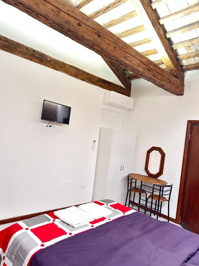 Venice Rainbow Apartments San Zaccaria ภายนอก รูปภาพ